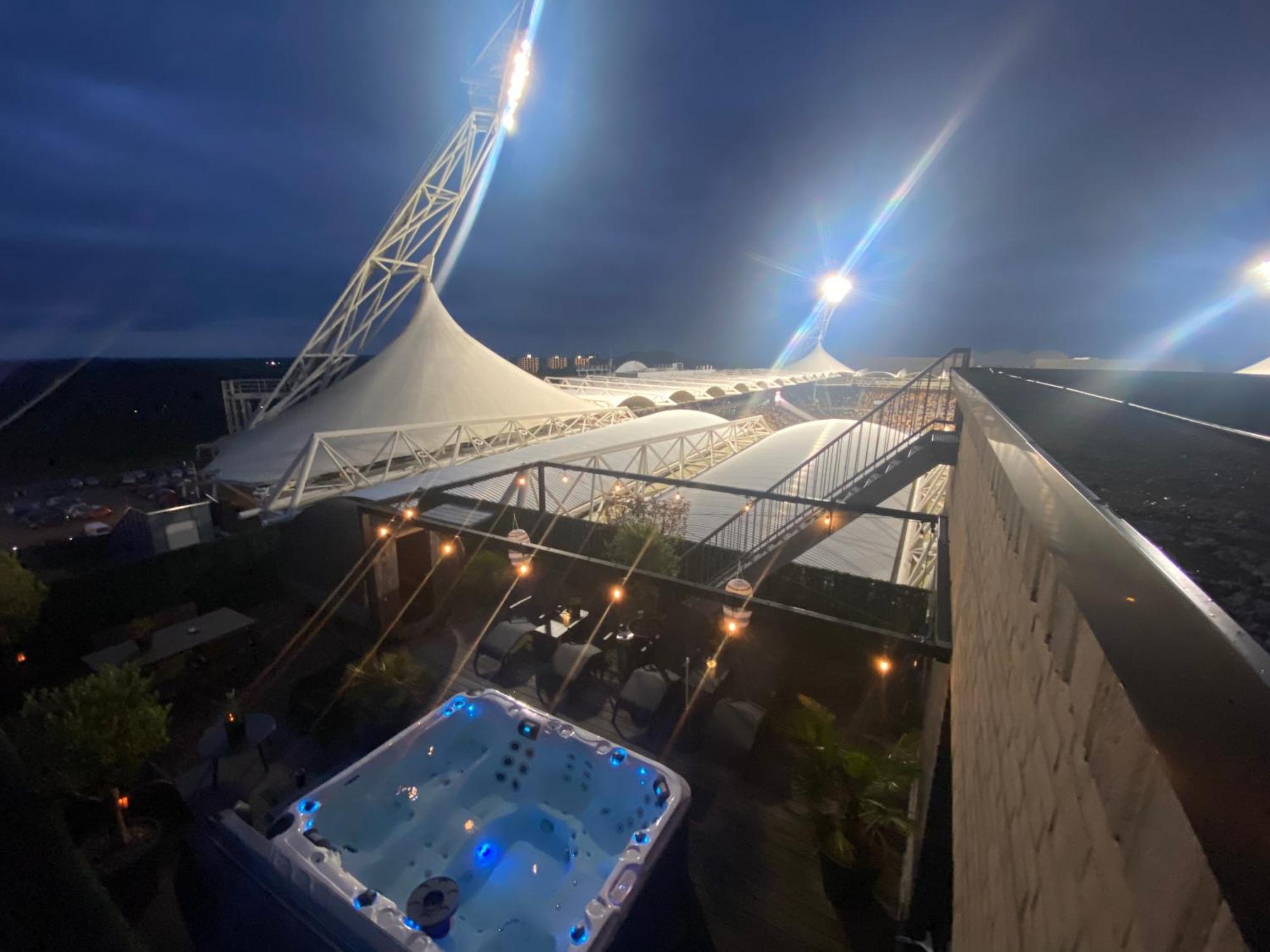 Wellness Dome Penthouse Suite Kerkrade Exterior photo